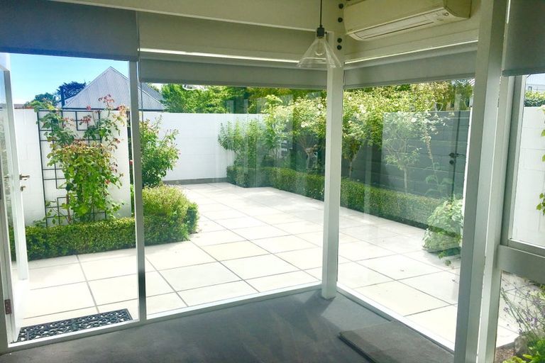 Photo of property in 102 Winchester Street, Merivale, Christchurch, 8014
