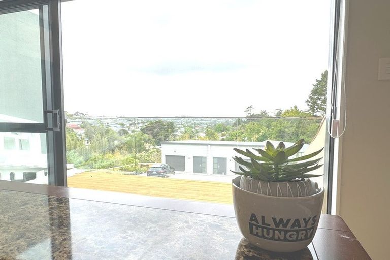 Photo of property in 309 Don Buck Road, Massey, Auckland, 0614