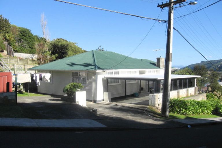 Photo of property in 26 Manor Drive, Stokes Valley, Lower Hutt, 5019