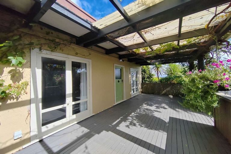 Photo of property in 10 Neptune Avenue, Beach Haven, Auckland, 0626