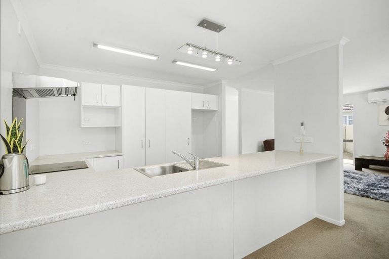 Photo of property in 3a Savage Crescent, Upper Hutt Central, Upper Hutt, 5018