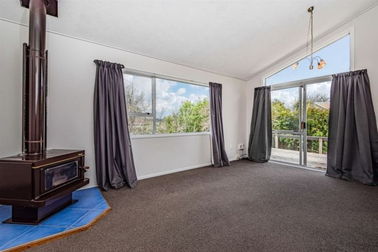 Photo of property in 11 Sunward Rise, Glenfield, Auckland, 0629