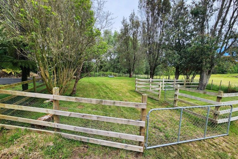 Photo of property in 1082 Junction Road, Egmont Village, Inglewood, 4386