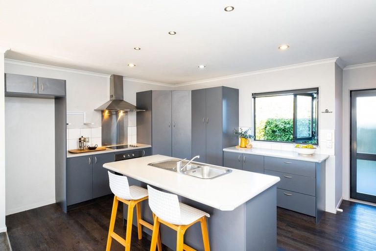 Photo of property in 23a Avondale Road, Taradale, Napier, 4112