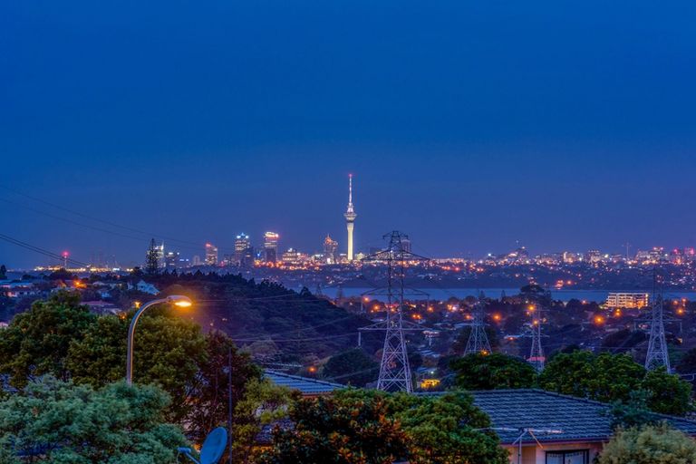 Photo of property in 16 Frosses Place, Massey, Auckland, 0614