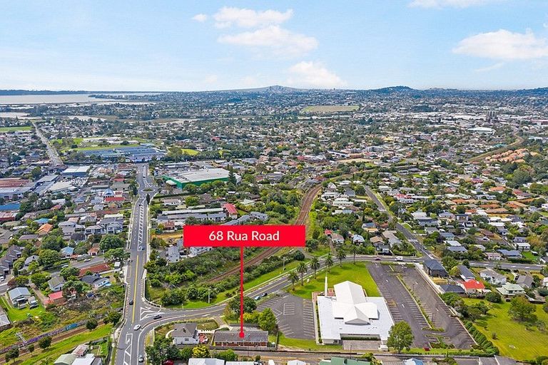 Photo of property in 3/68 Rua Road, Glen Eden, Auckland, 0602