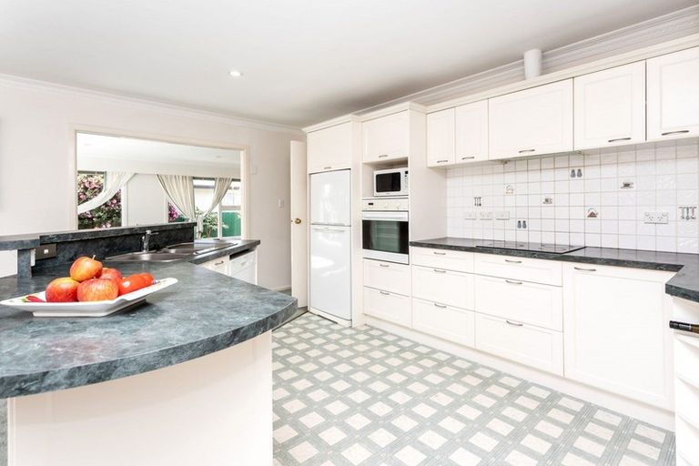 Photo of property in 143 Grahams Road, Burnside, Christchurch, 8053