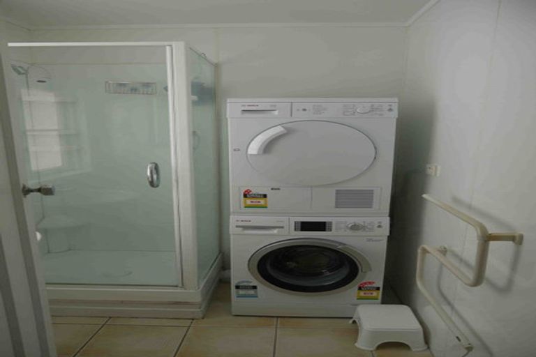 Photo of property in 1f1 San Sebastian Road, Kelburn, Wellington, 6012