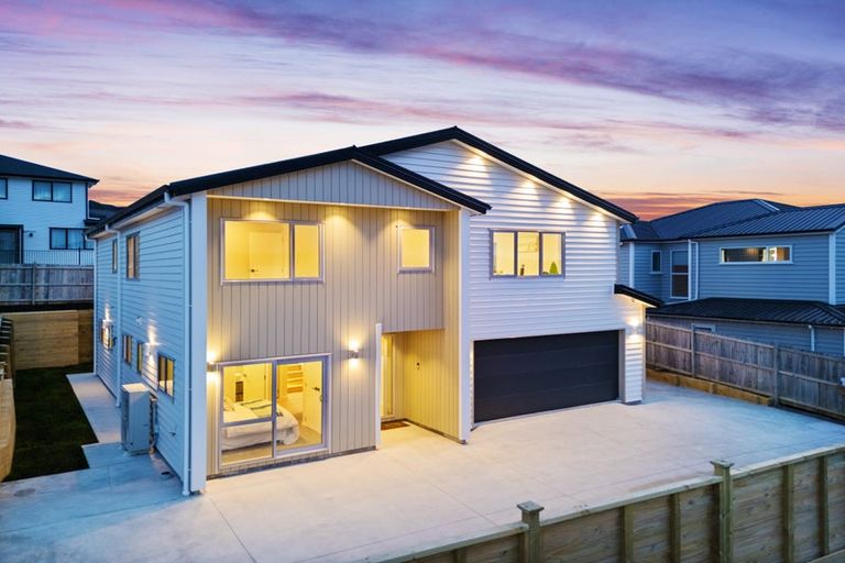 Photo of property in 10 Vino Cina Heights, Ranui, Auckland, 0612