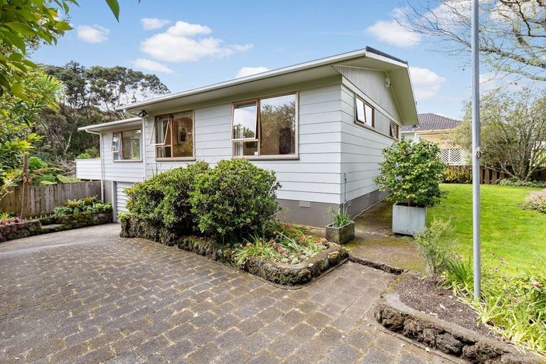 Photo of property in 34 Spinella Drive, Bayview, Auckland, 0629