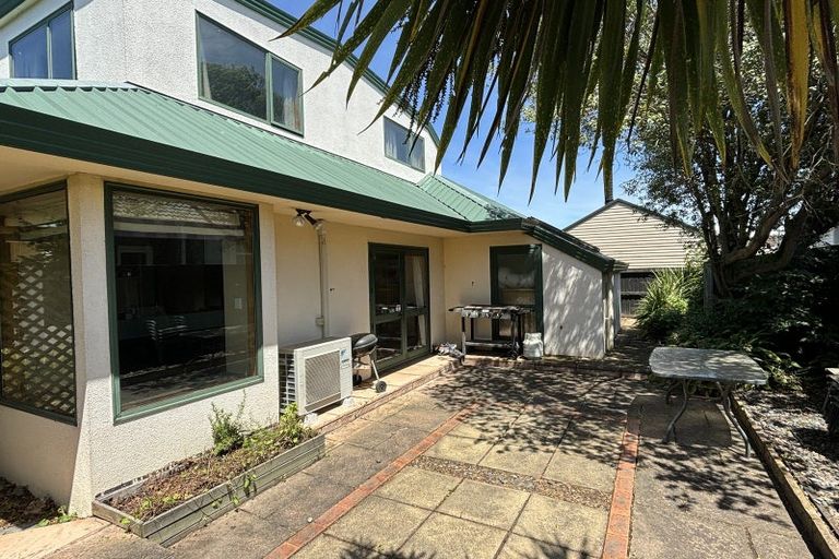 Photo of property in 136 Innes Road, St Albans, Christchurch, 8052