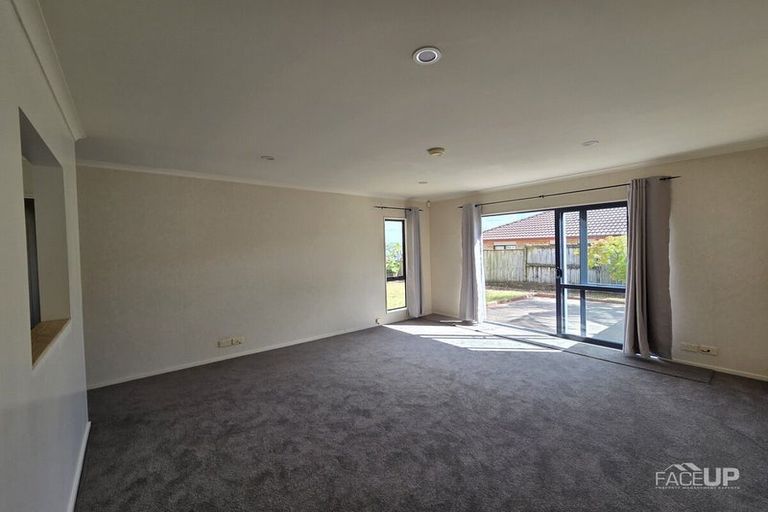 Photo of property in 11 Richfield Crescent, Westgate, Auckland, 0614