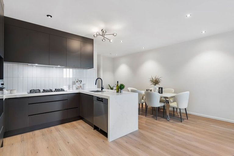 Photo of property in 33 Karaka Village Parade, Karaka, 2580
