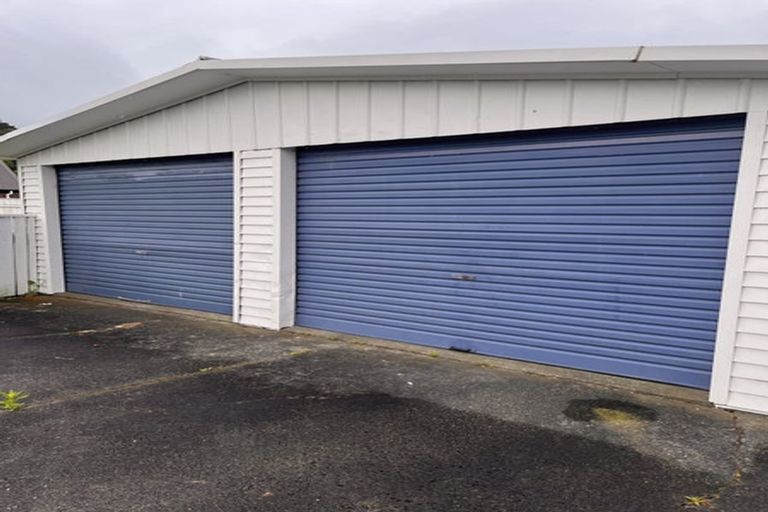 Photo of property in 11 Linden Avenue, Tawa, Wellington, 5028