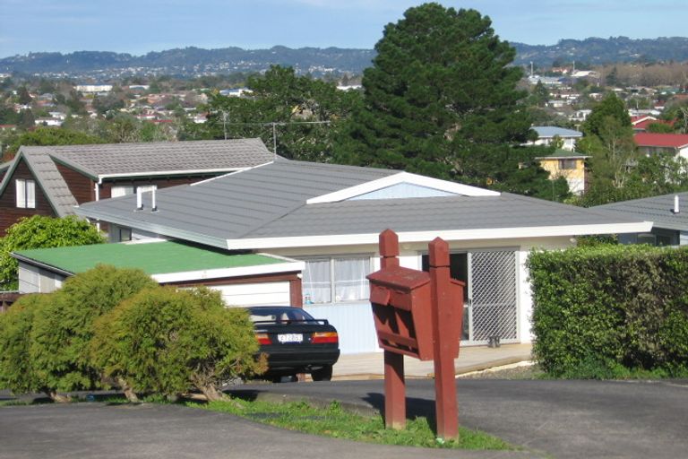 Photo of property in 1/18 Moxham Grove, Massey, Auckland, 0614