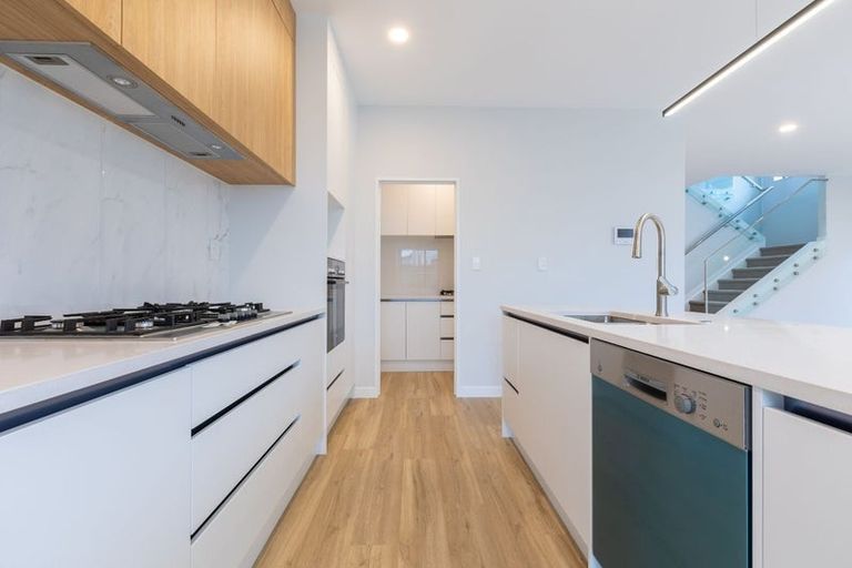 Photo of property in 29 Toanui Road, Hobsonville, Auckland, 0616