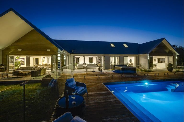 Photo of property in 1232 Taihape Road, Sherenden, Hastings, 4179