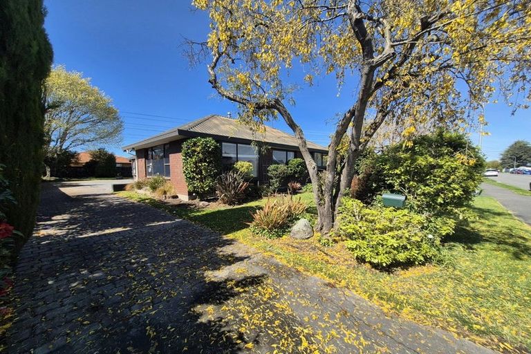 Photo of property in 111 Hawthornden Road, Avonhead, Christchurch, 8042