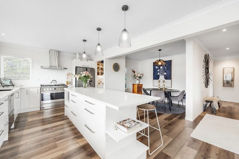 Photo of property in 19 Clovelly Road, Bucklands Beach, Auckland, 2012