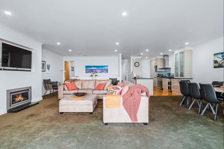 Photo of property in 88 Lake Terrace, Taupo, 3330