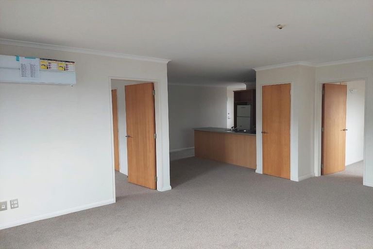 Photo of property in Endeavour Apartments, 24/125u Thorndon Quay, Pipitea, Wellington, 6011