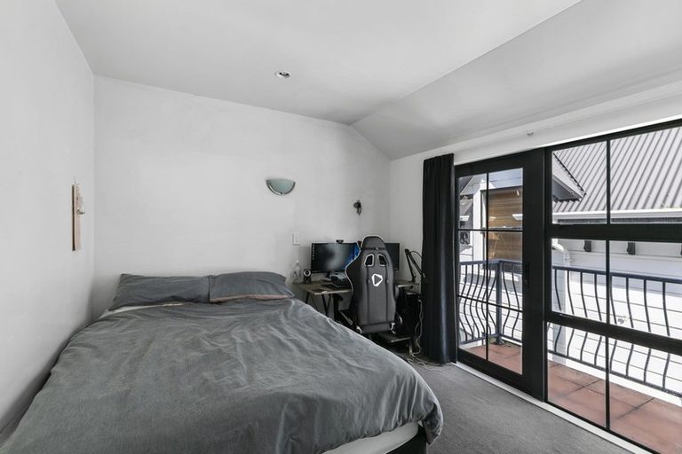Photo of property in 2/142 Ghuznee Street, Te Aro, Wellington, 6011