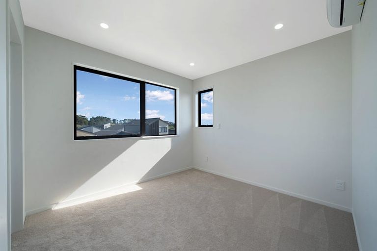 Photo of property in 52 Horokaka Street, Massey, 0614