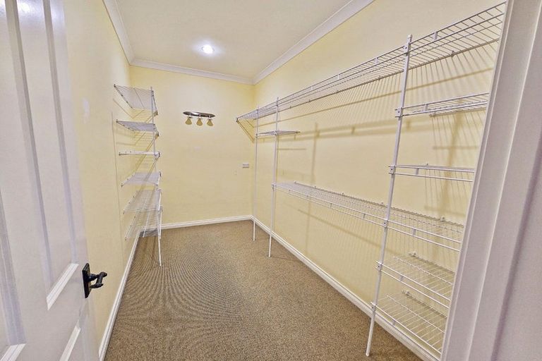 Photo of property in 16 Palliser Place, Poraiti, Napier, 4112