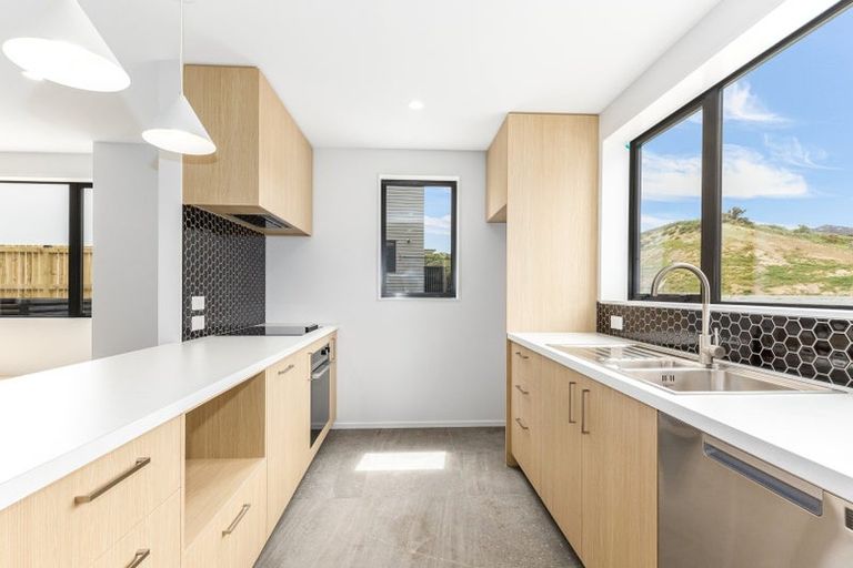 Photo of property in 54 Oakum Road, Whitby, 5024