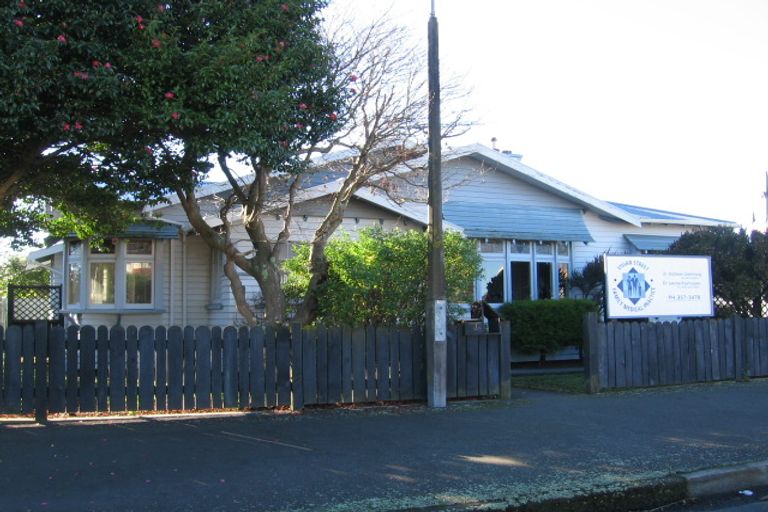 Photo of property in 3 Vivian Street, Palmerston North, 4414