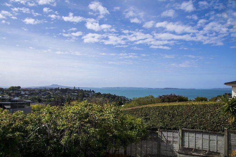 Photo of property in 72 Mellons Bay Road, Mellons Bay, Auckland, 2014