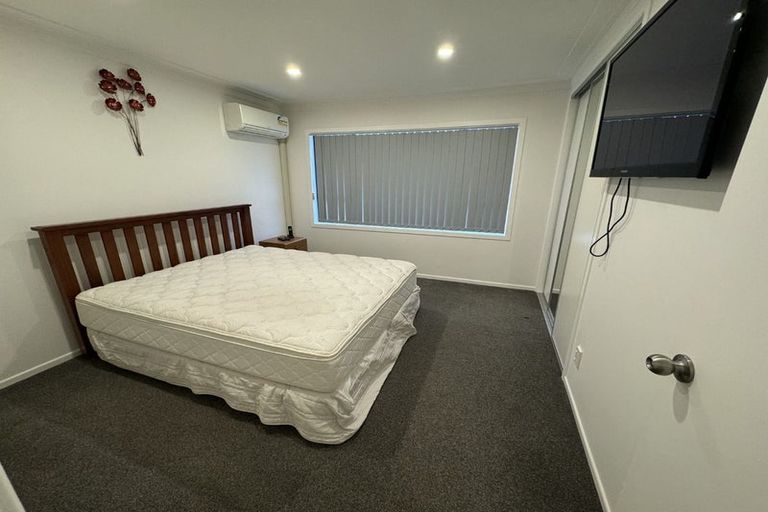 Photo of property in 75 Gloria Avenue, Te Atatu Peninsula, Auckland, 0610