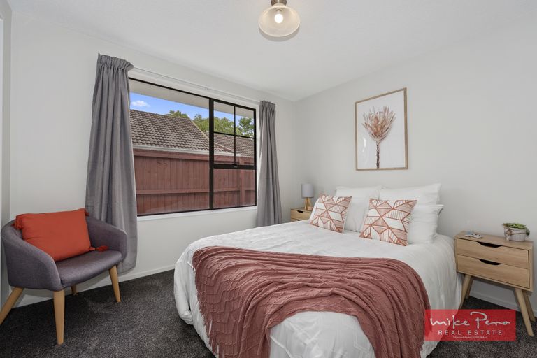 Photo of property in 34 Solomon Avenue, Redwood, Christchurch, 8051