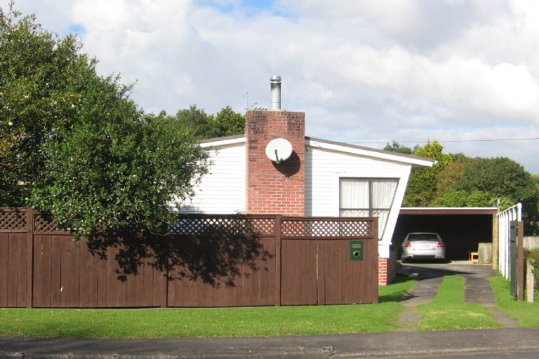 Photo of property in 8 Springbank Lane, Te Atatu Peninsula, Auckland, 0610