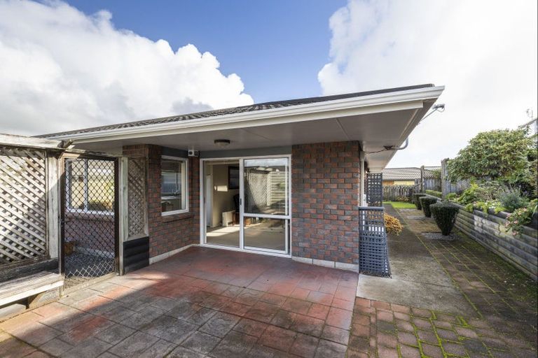 Photo of property in 4/3 Sandel Rise, Merrilands, New Plymouth, 4312