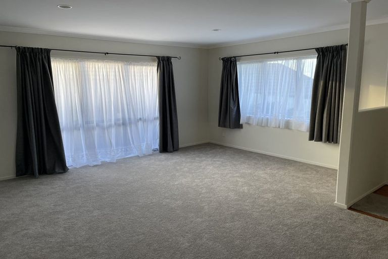 Photo of property in 12 Andrusha Place, Flat Bush, Auckland, 2019