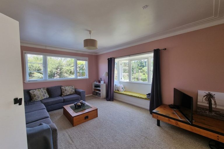 Photo of property in 17 Edwards Avenue, Henderson, Auckland, 0610