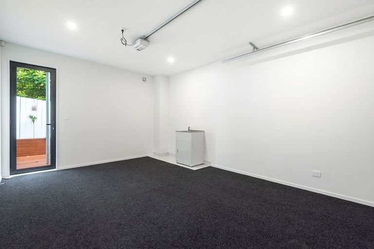 Photo of property in 61a Knights Road, Rothesay Bay, Auckland, 0630