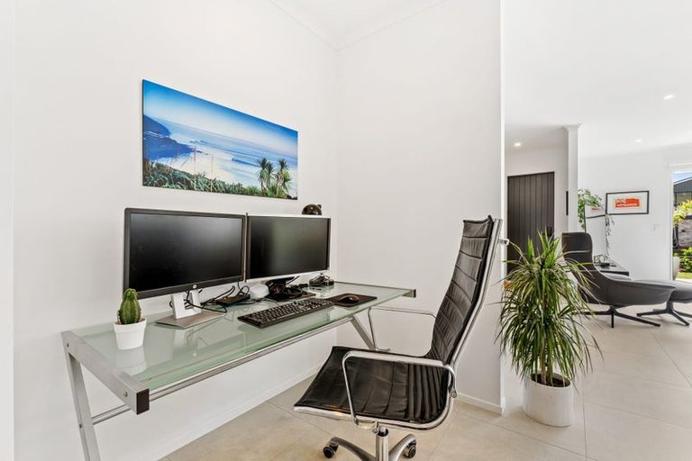 Photo of property in 33 Cambie Avenue, Red Beach, 0932