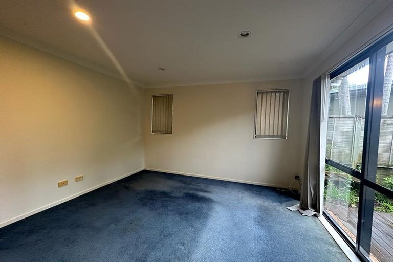 Photo of property in 12 Poturi Streams Avenue, Titirangi, Auckland, 0604