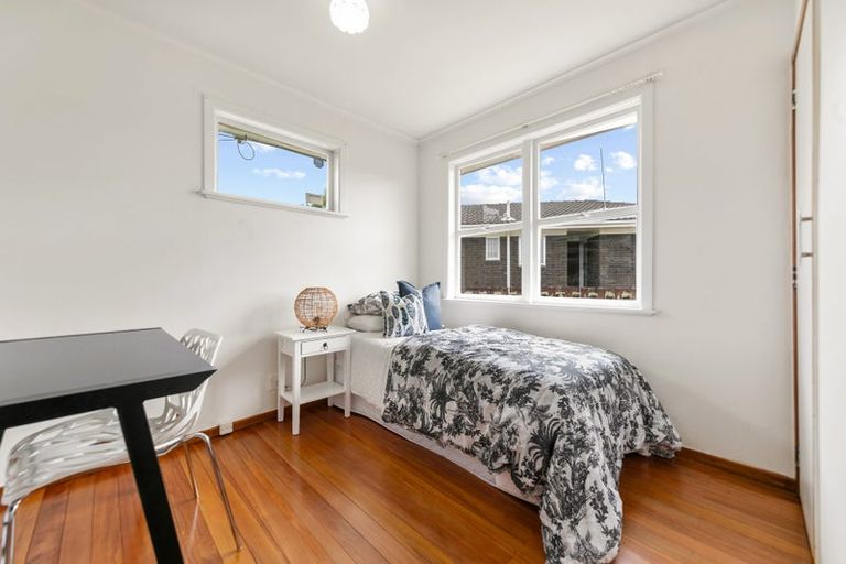 Photo of property in 137 Henderson Valley Road, Henderson, Auckland, 0612