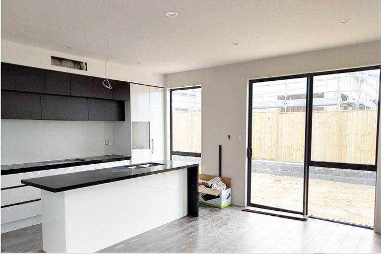 Photo of property in 10 Fjord Way, Karaka, Papakura, 2113