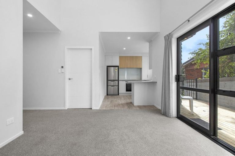 Photo of property in 27u2 Seddon Road, Frankton, Hamilton, 3204