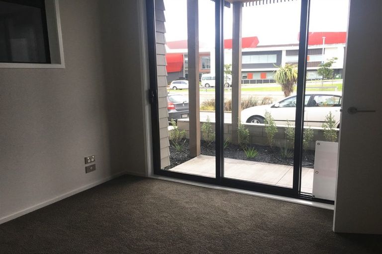 Photo of property in 83a Hobsonville Point Road, Hobsonville, Auckland, 0616