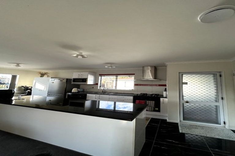 Photo of property in 2/21 Gloucester Road, Manurewa, Auckland, 2102