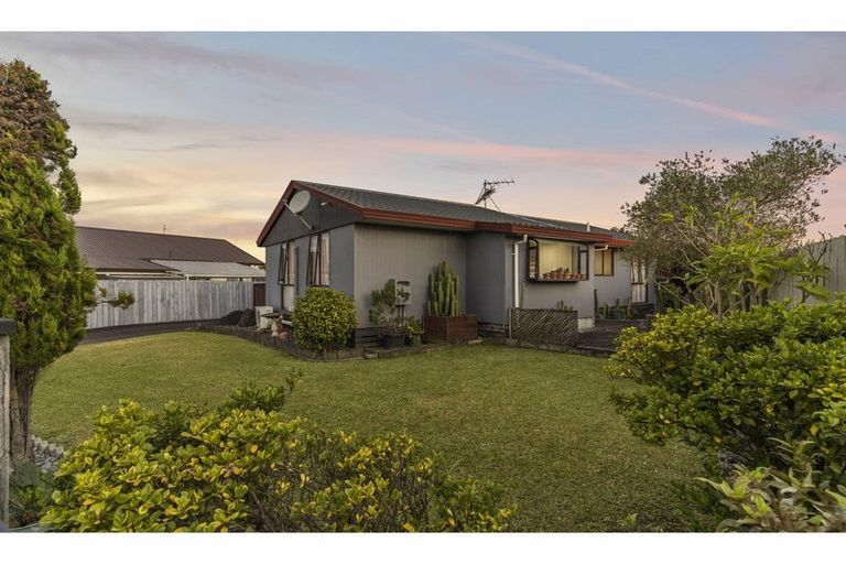 Photo of property in 129 Alfriston Road, Manurewa, Auckland, 2105