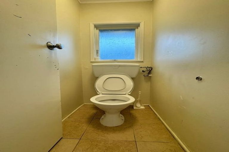 Photo of property in 2/12 Booker Place, Weymouth, Auckland, 2103