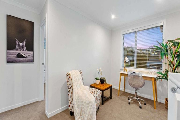Photo of property in 1 Cilliers Drive, Silverdale, 0932