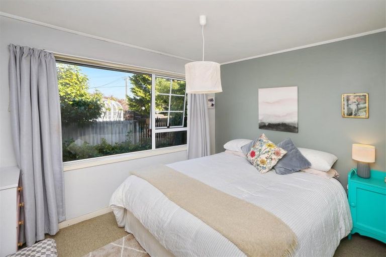 Photo of property in 42 Cutts Road, Russley, Christchurch, 8042