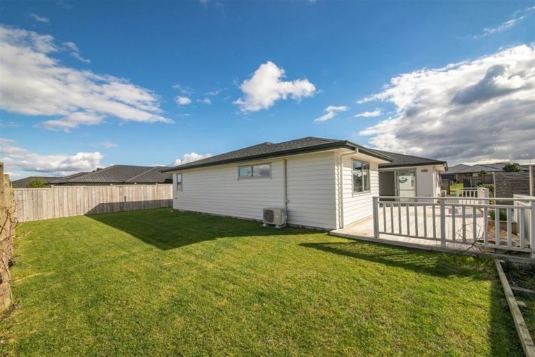 Photo of property in 21 Pohutukawa Parade, Riverhead, 0820
